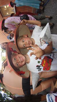 F_Folklorum_Abschluss_Umzug_Gesichter_Gaeste__124_