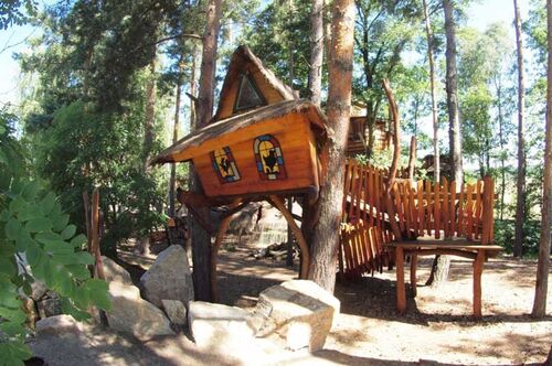 Abenteuer-Freizeitpark Kulturinsel Einsiedel Baumhaus-Hotel Holzgestaltung Bergmann Abenteuer-Freizeitpark Kulturinsel Einsiedel Baumhaus-Hotel Holzgestaltung Bergmann