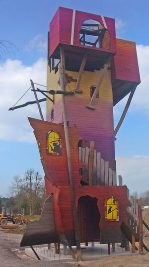2016-Holzgestaltung-Bergmann-Dune-Fleurie-Rutschenturm1