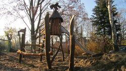 Oranienburg_Schule_06_Kuenstlerische_Holzgestaltung_Juergen_Bergmann_Kulturinsel_Einsiedel