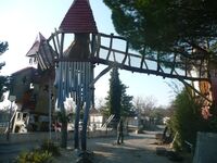 Grand_Lierne_Spielbruecke_Eingangsbereich_04_Kuenstlerische_Holzgestaltung_Juergen_Bergmann_Kulturinsel_Einsiedel