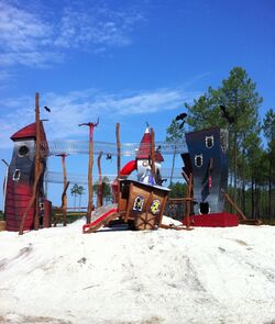 Linxe_Hexentuerme_4_Kuenstlerische_Holzgestaltung_Juergen_Bergmann_Kulturinsel_Einsiedel