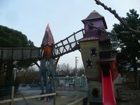 Grand_Lierne_Spielbruecke_Eingangsbereich_06_Kuenstlerische_Holzgestaltung_Juergen_Bergmann_Kulturinsel_Einsiedel