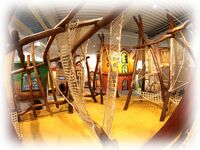 Kuenstlerische_Holzgestaltung_Juergen_Bergmann_Kulturinsel_Einsiedel_Hamburg_Hoeffner_indoor_14