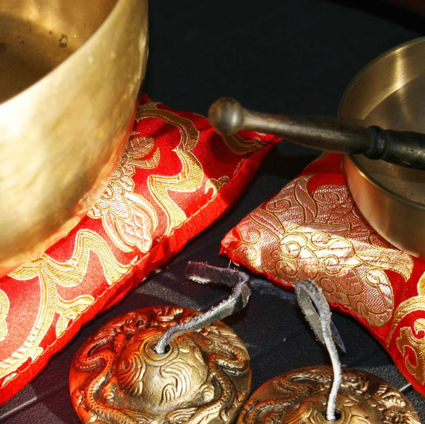 singing-bowls-185789_1280